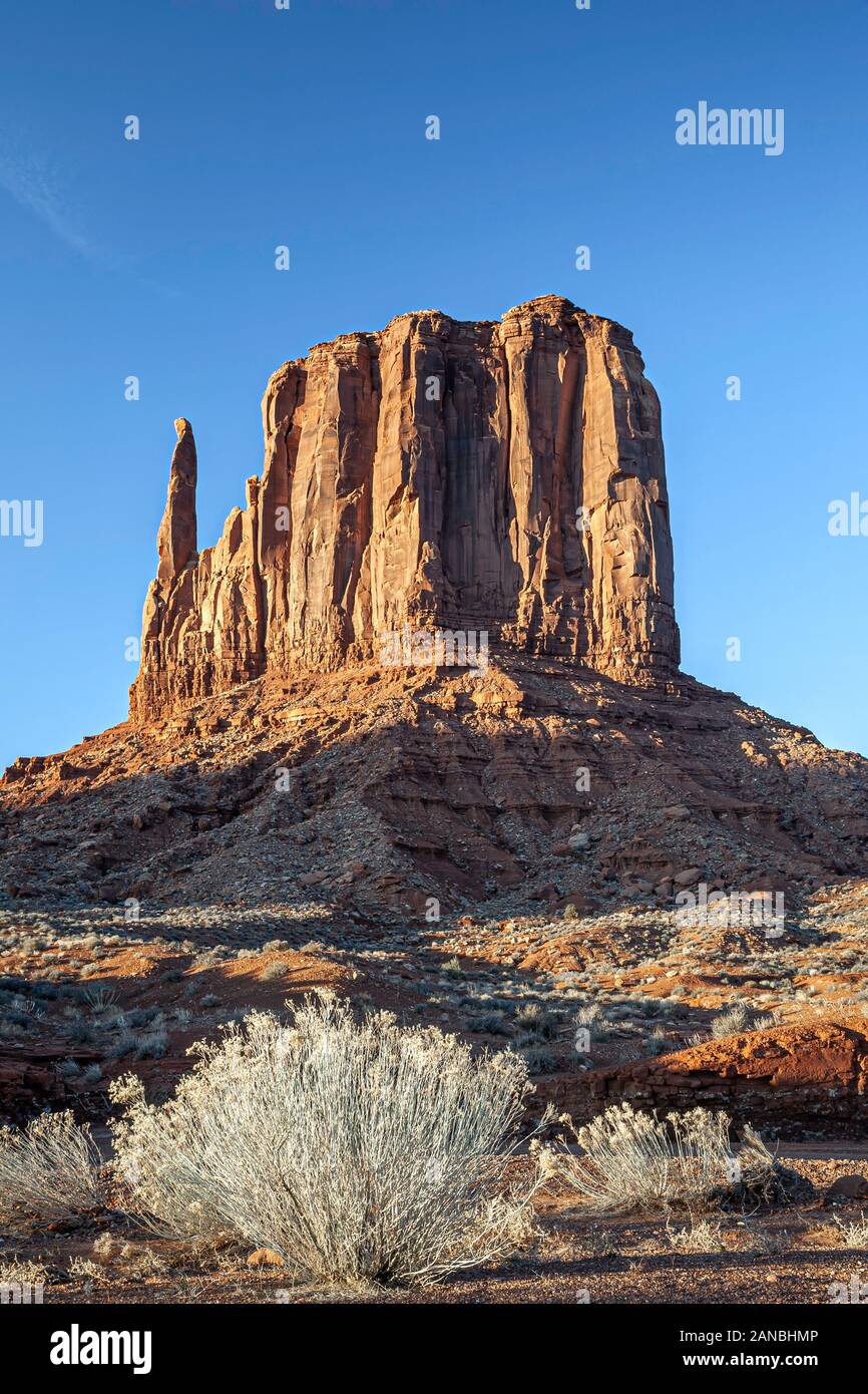 West Mitten, Monument Valley, Arizona y la frontera de Utah, EE.UU. Foto de stock