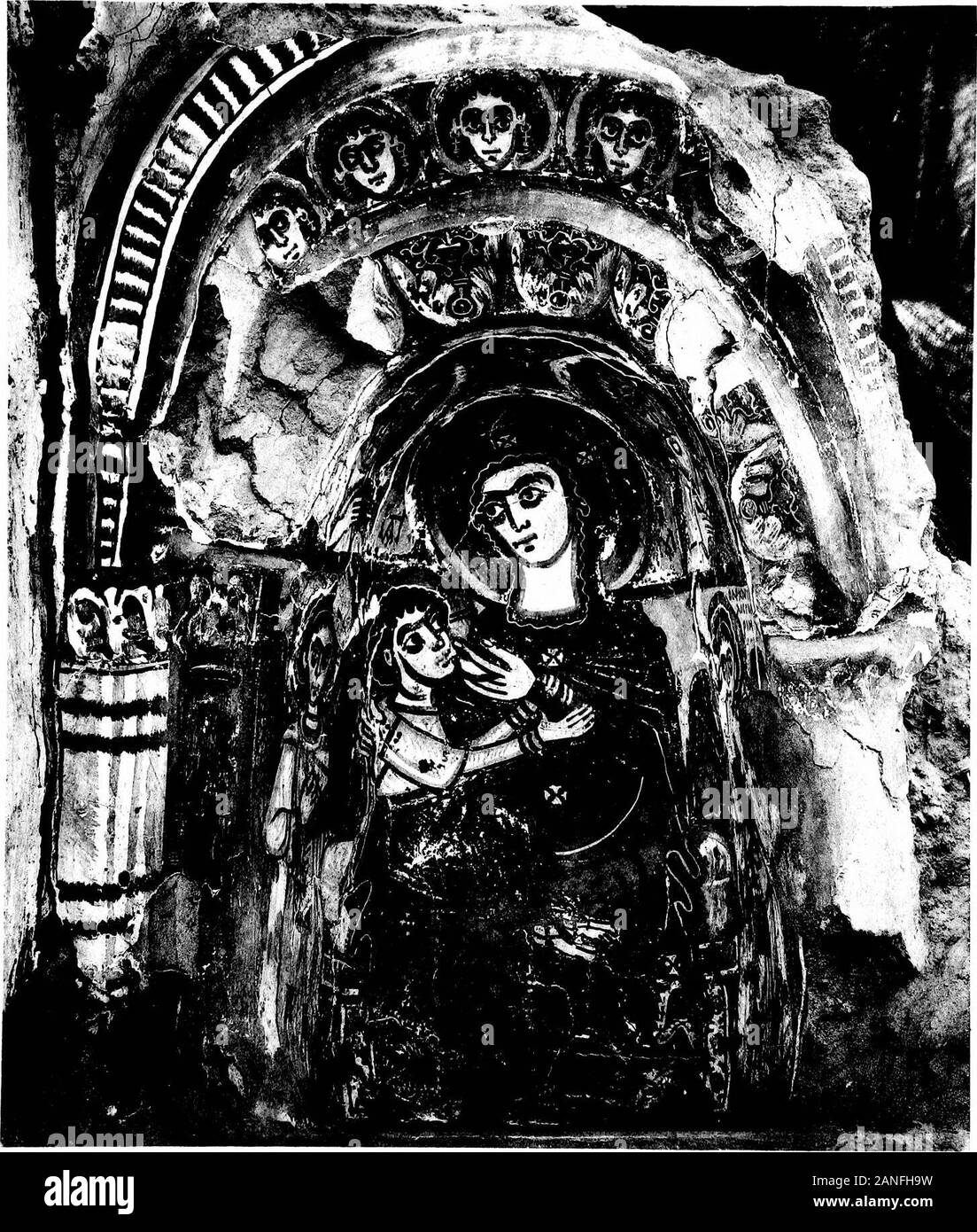 Las excavaciones de Saqqara (1908-9, 1909-10): El Monasterio de Apa Jeremias . Los ejes de aire en la pared norte de una celda. Las excavaciones en SAaQARA Pliololypie Bortliaiid, T. IV.. De nicho en una celda (1725). c.-Nv^nvAHUNb Ai SAQ.Q.ARA, T. IV. IL. XXIII Foto de stock