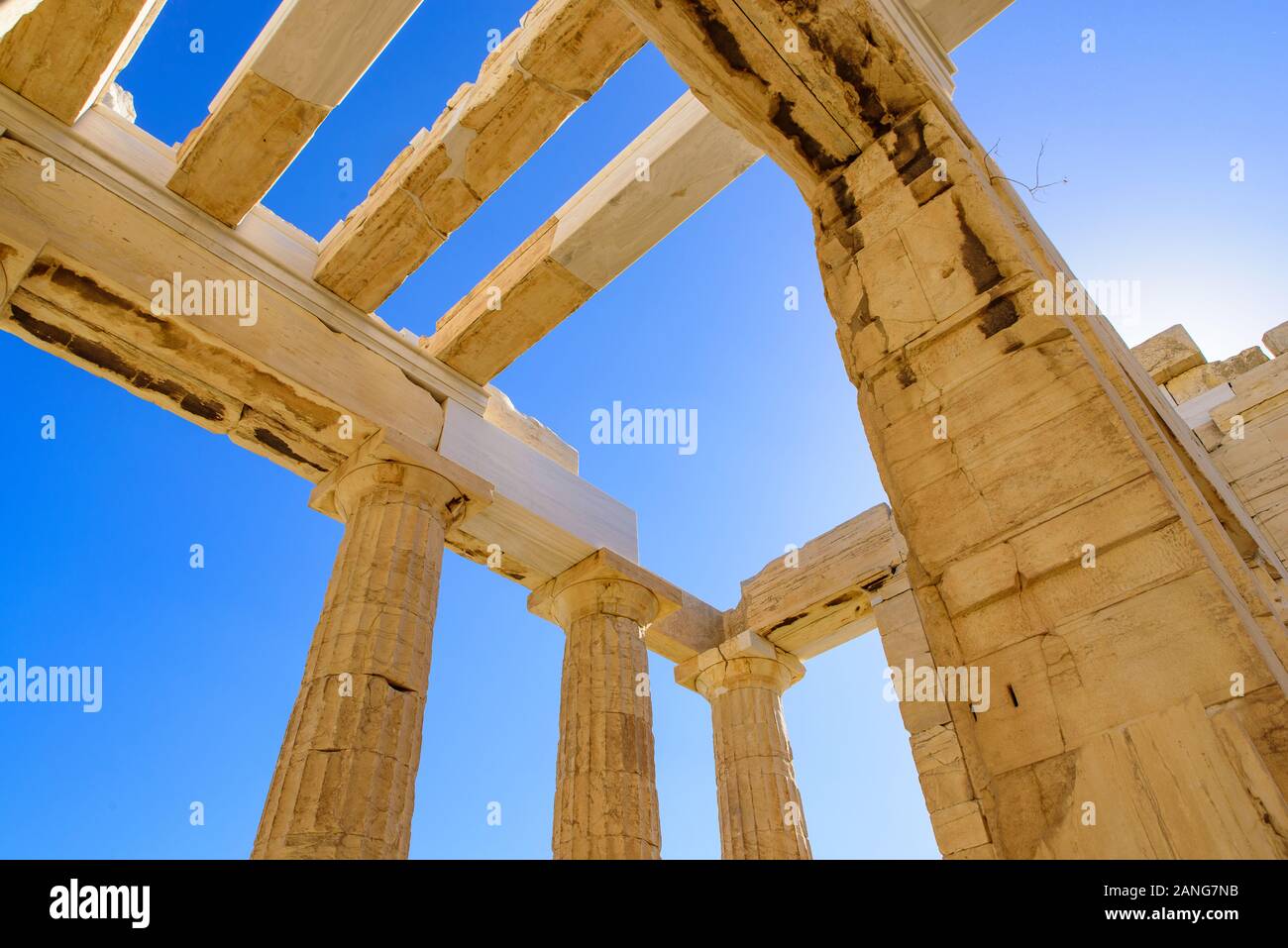 El Partenón, el famoso templo antiguo en la Acrópolis de Atenas, Grecia Foto de stock