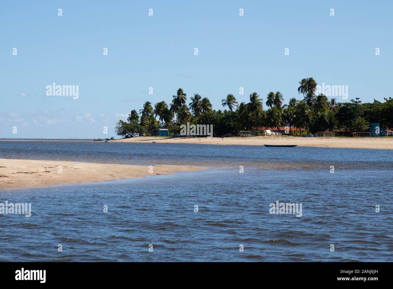 Puerto de pérdida / Alagoas / Brasil. Noviembre, 29, 2019. Vista de la ciudad de Porto de Pedras y Patacho beach a comienzos del verano. Foto de stock