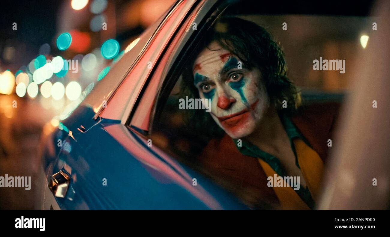 Joker (Arthur Fleck) interpretado por Joaquin Phoenix desde el farsante (2019), dirigida por Todd Phillips. Spin off de la película sobre un cómico que se vuelve loco y se convierte en un psicópata. Foto de stock