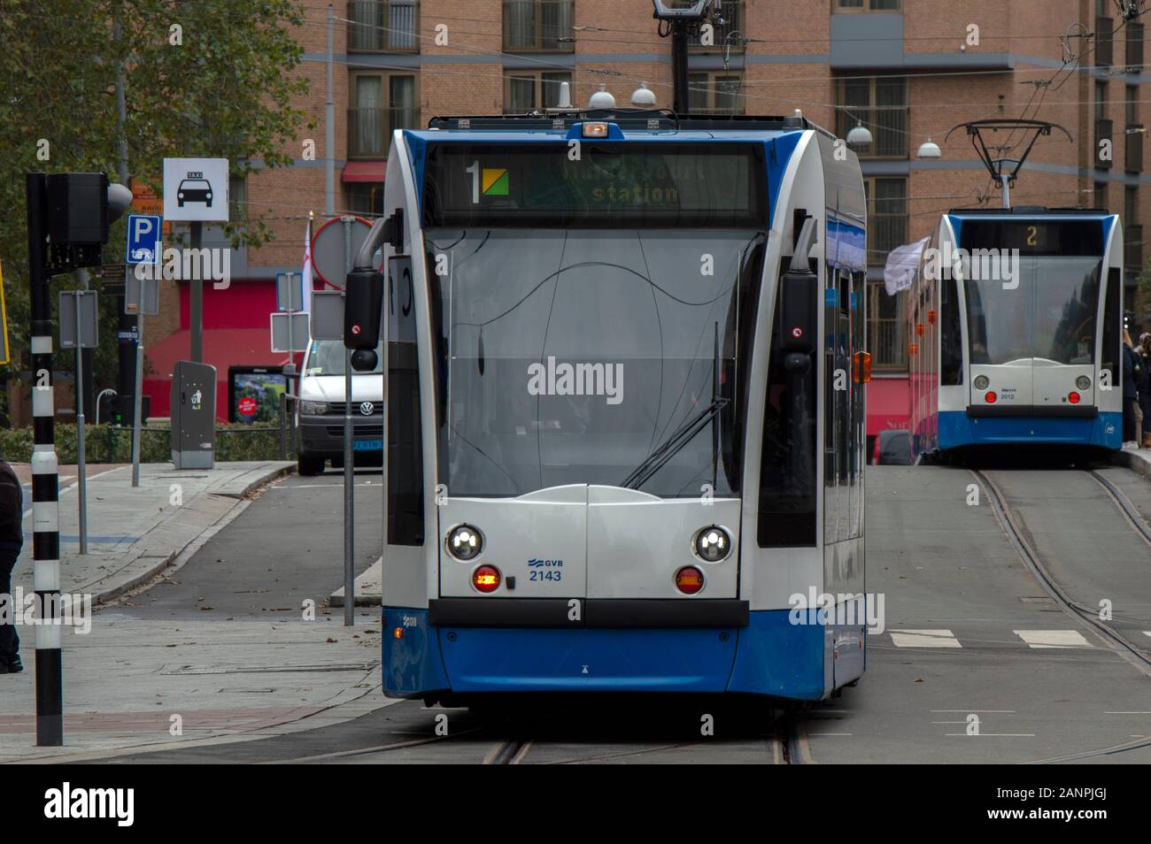 El tranvía 1 en torno a la plaza Leidseplein en Amsterdam Holanda 2019  Fotografía de stock - Alamy
