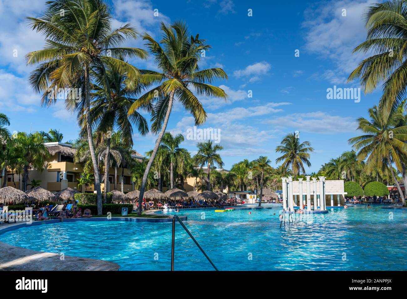 La zona de la piscina del Hotel Iberostar Resort en Puerto Plata, República  Dominicana, El Caribe Fotografía de stock - Alamy