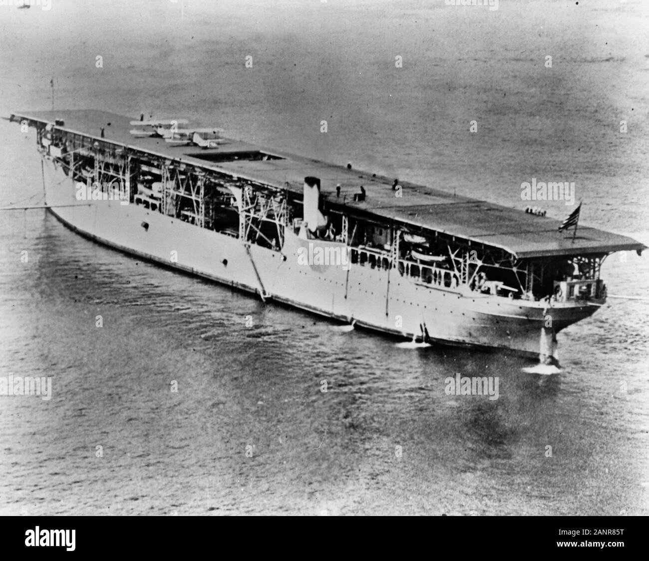 USS Langley (CV-1), fotografiado en 1922-1924. Foto de stock