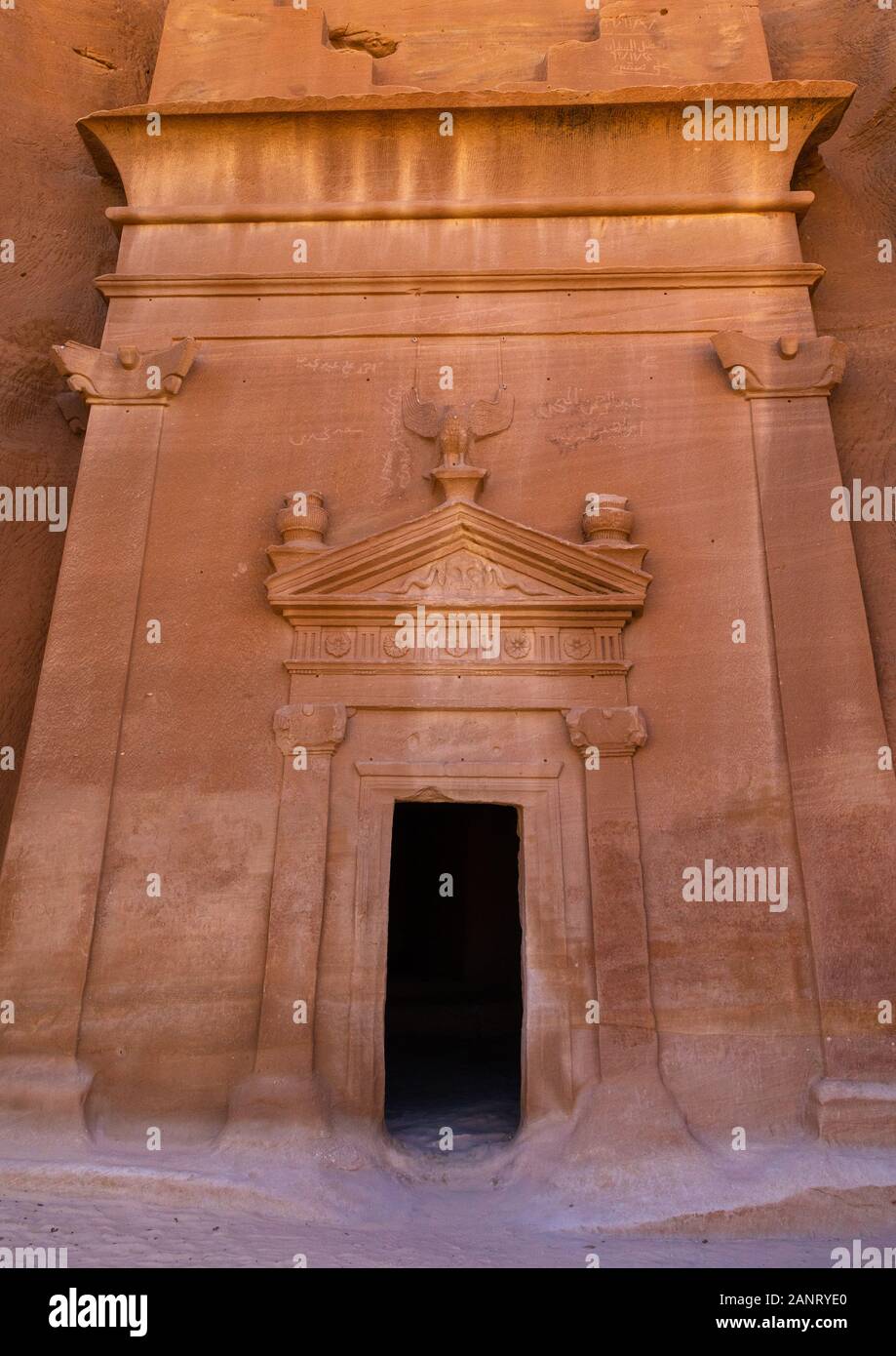 Nabataean tumba en al-Hiyr sitio arqueológico en Madain Saleh, en la calle Al Madinah Provincia, Alula, Arabia Saudita Foto de stock
