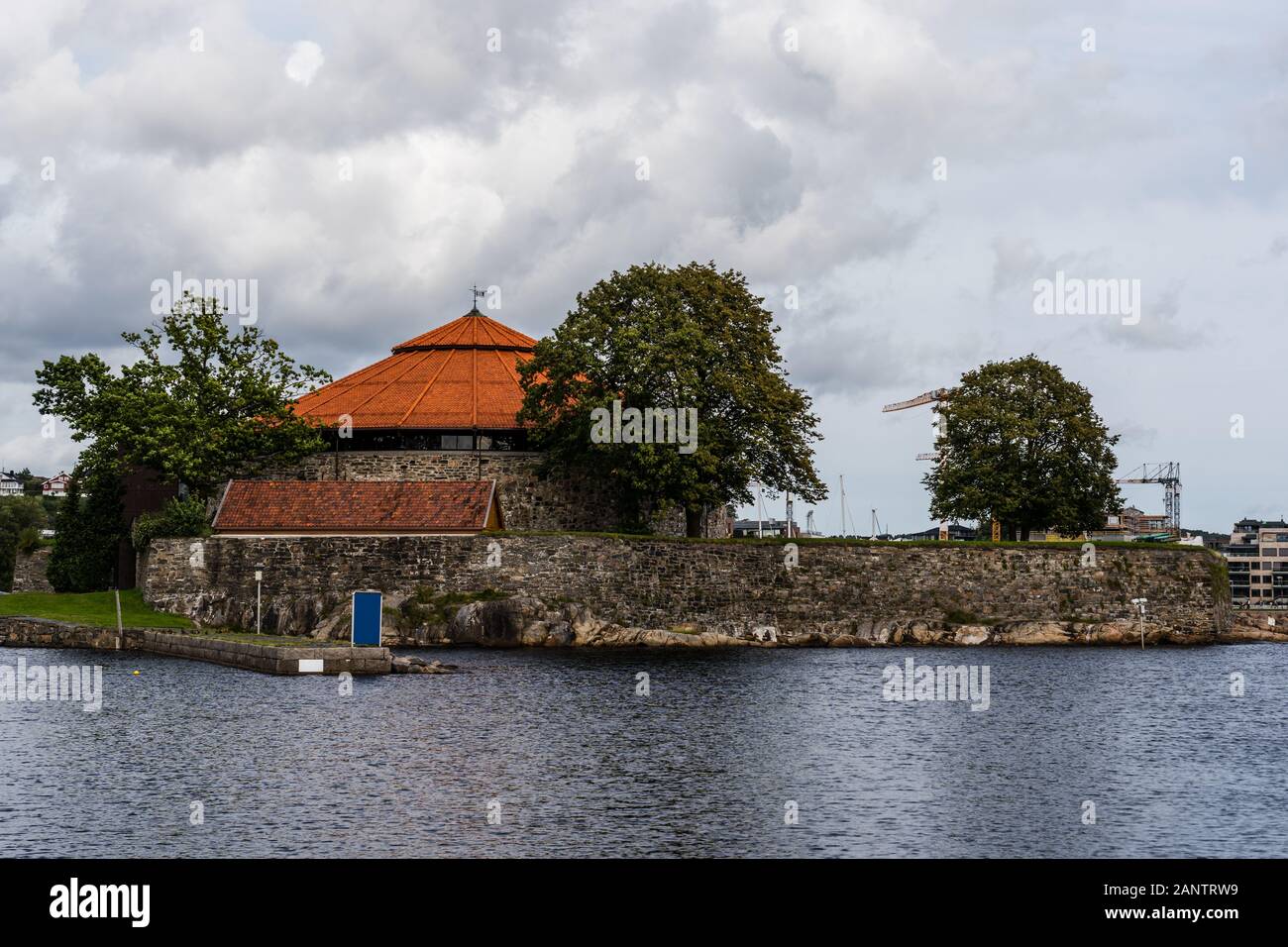 Christiansholm Fortaleza en Kristiansand, Noruega fue construida para defender la ciudad en 1672 Foto de stock