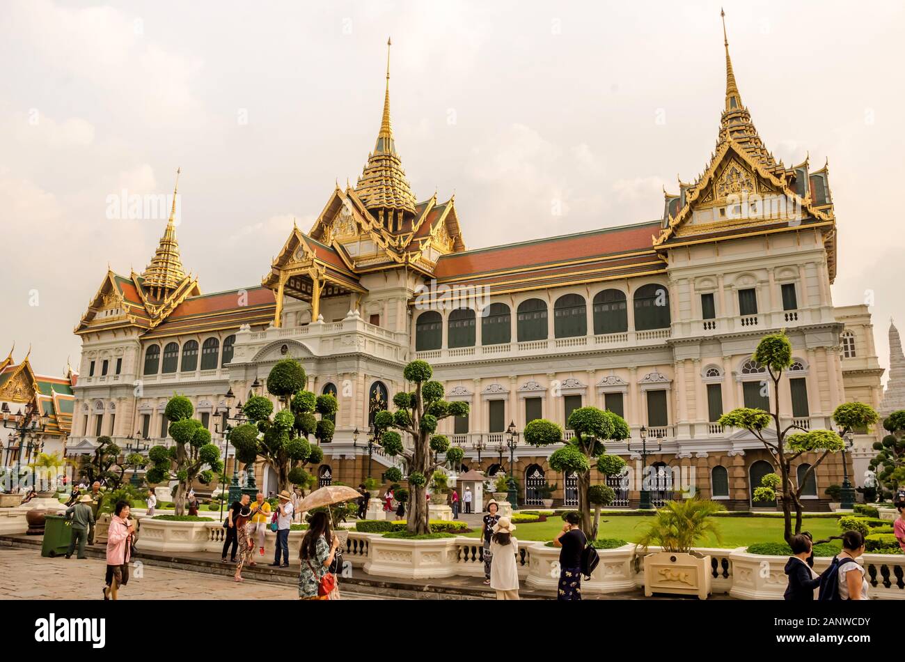 BANGKOK, TAILANDIA - Dic. 23, 2018: El Grand Palace es la residencia oficial de los Reyes de Tailandia desde 1782 en el corazón de la capital, Bangkok. Foto de stock