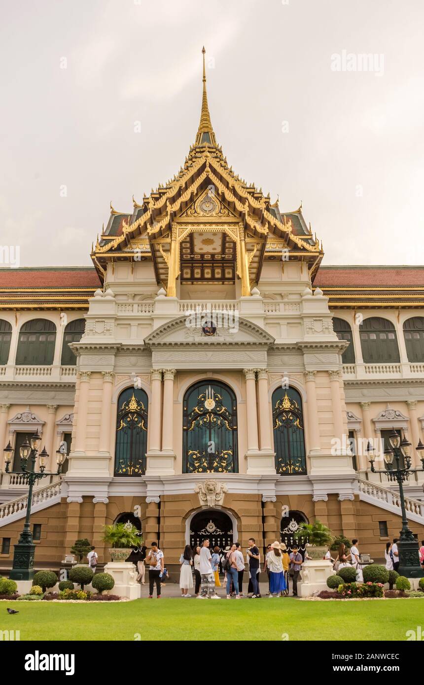 BANGKOK, TAILANDIA - Dic. 23, 2018: El Grand Palace es la residencia oficial de los Reyes de Tailandia desde 1782 en el corazón de la capital, Bangkok. Foto de stock