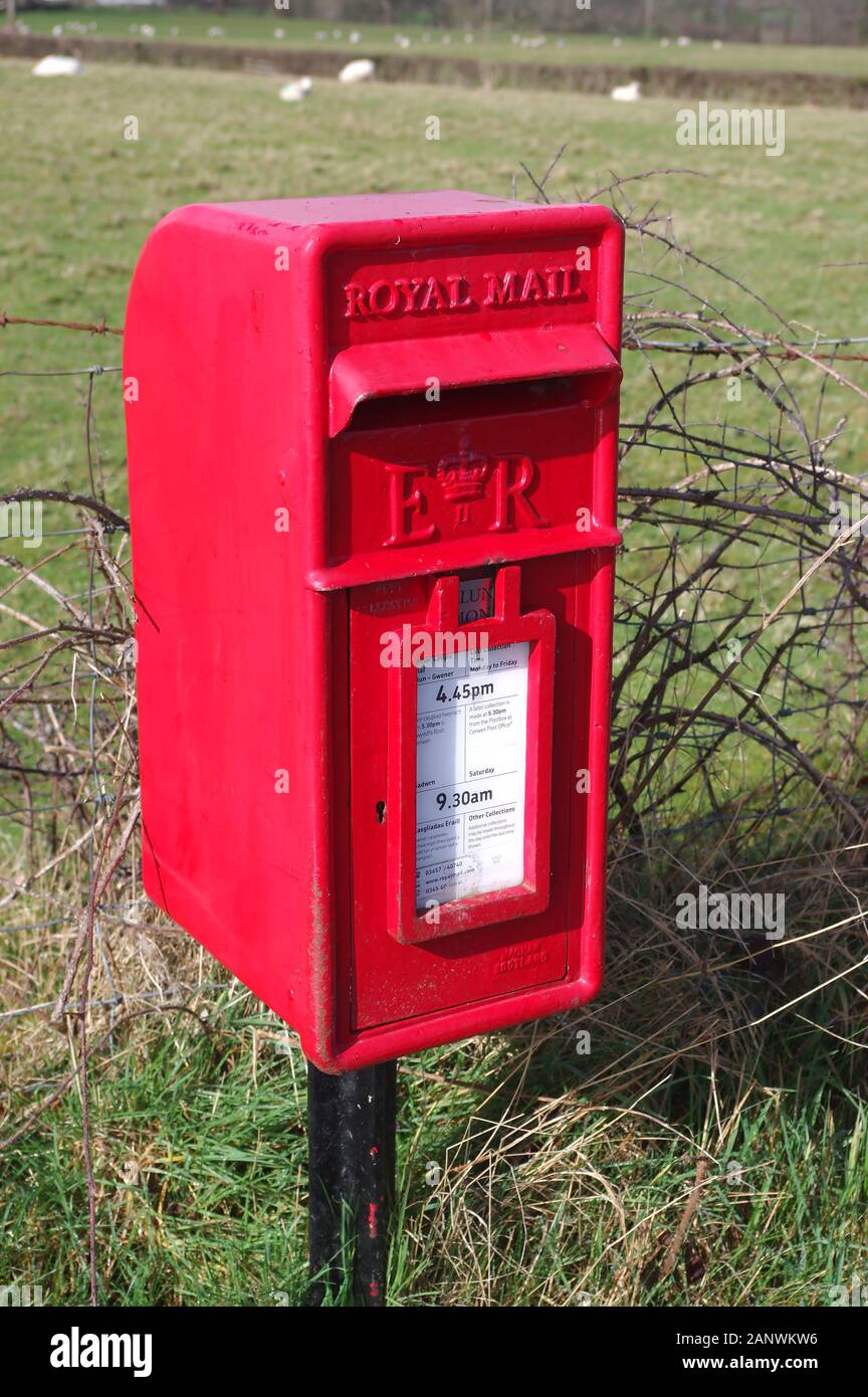 Caja de correos rural en el norte de Gales Foto de stock