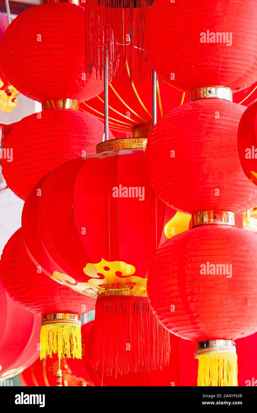 Tejido artesanal colgantes faroles rojos de fondo para el año nuevo chino  en Chinatown Fotografía de stock - Alamy