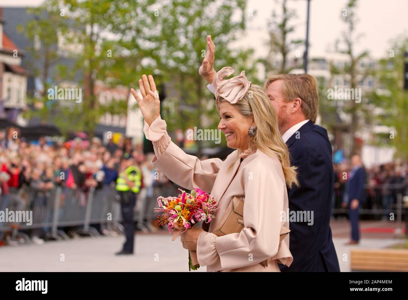 Hoogeveen, Holanda - 18 de septiembre de 2019: Visita del rey Willem-Alexander y Reina Maxima Hoogeveen, Holanda Foto de stock