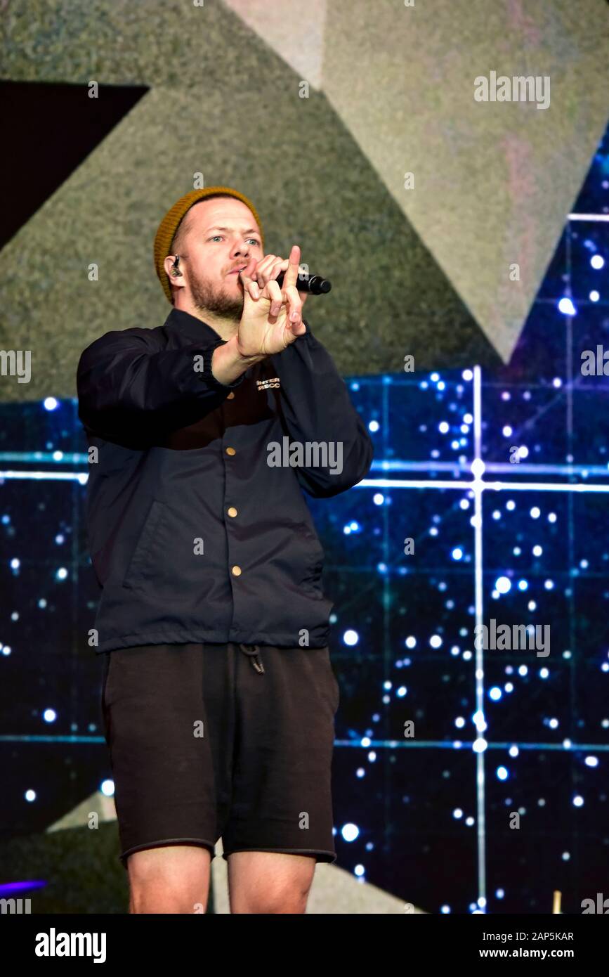 Imagine a Dan Reynolds, cantante de Dragons, en el escenario de Bottlerock 2019 Foto de stock