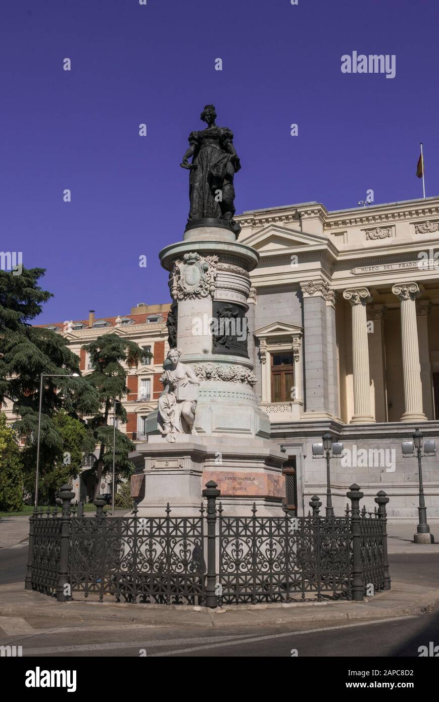 Estatua de María Cristina de Borbon frente al Museo del Prado, Madrid, España Foto de stock