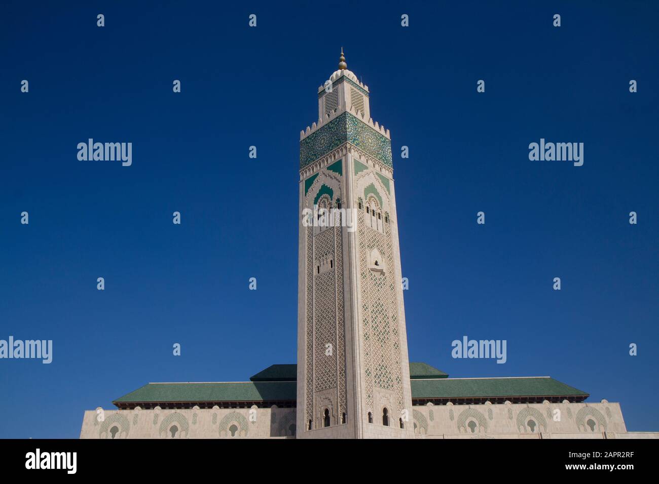Vista de la mezquita Hassan II en noviembre en Casablanca, capital económica de Marruecos. Esta es la mezquita más grande de África. Foto de stock
