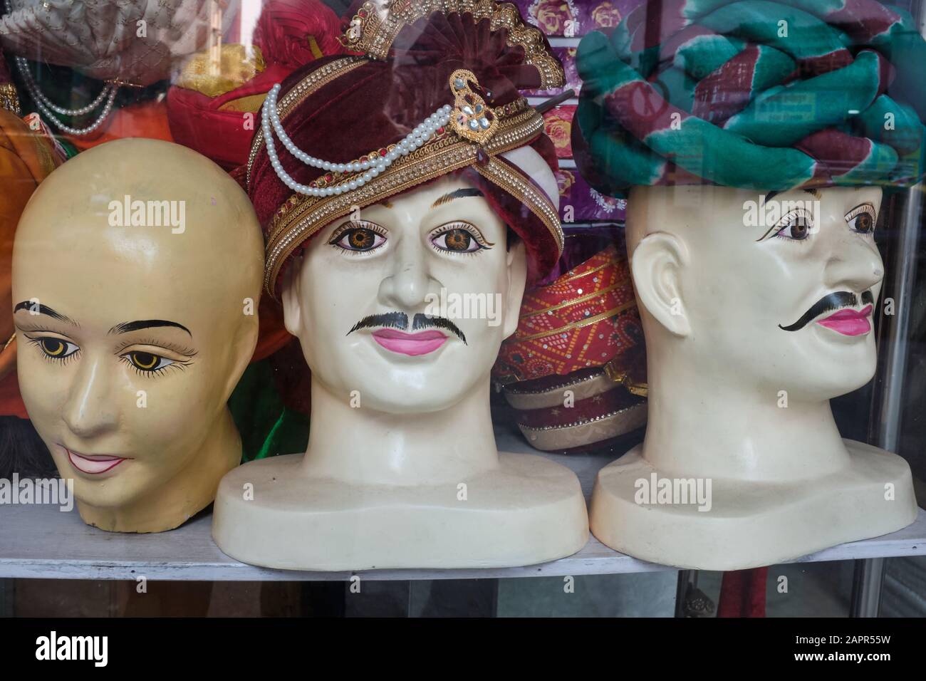 Maniquí indio fotografías e imágenes de alta resolución - Alamy