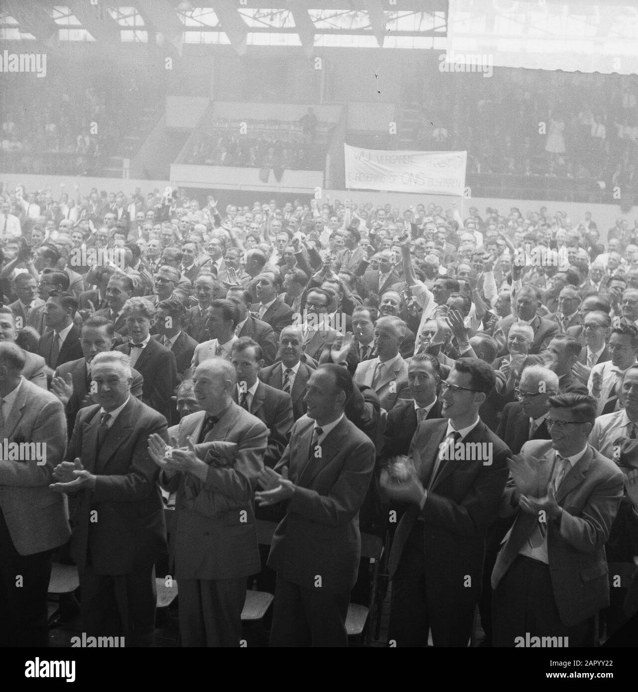 Reunión de protesta funcionarios fiscales Fecha: 8 de julio de 1961 palabras clave: Reuniones de protesta Foto de stock