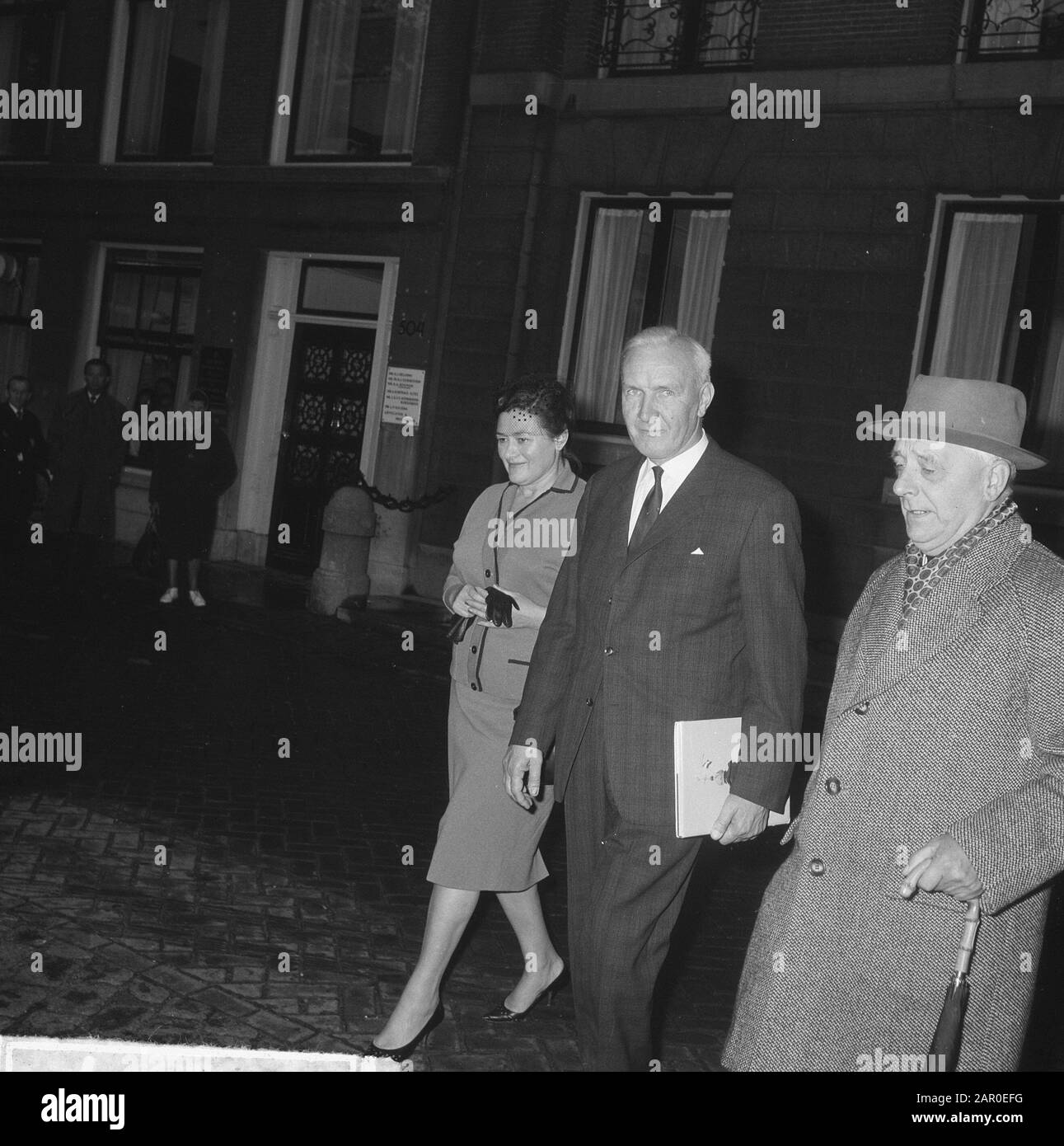 Nuevo Embajador de Rusia Z. E. Ivan Ivanowitch Tugarinof en nuestro país. Aquí en barco turístico con esposa Fecha: 30 de septiembre de 1963 palabras clave: Paseos en barco Foto de stock