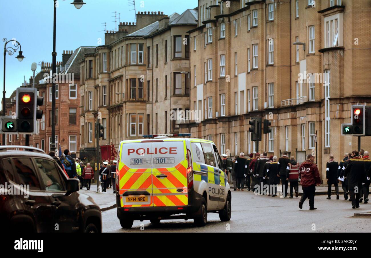 Glasgow, Escocia, Reino Unido, 25 de enero de 2020: Naranja caminar hoy como escolta de la policía como marchas sectarias siguen causando controversia. Gerard Ferry/ Alamy Live News Foto de stock