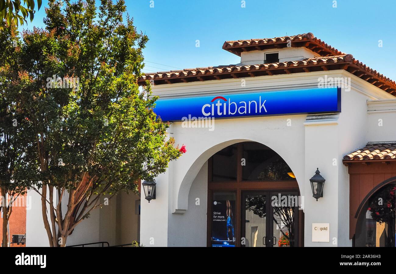 Citibank, San Carlos, CA. Citibank es una división de consumidores de la multinacional de servicios financieros Citigroup. Foto de stock