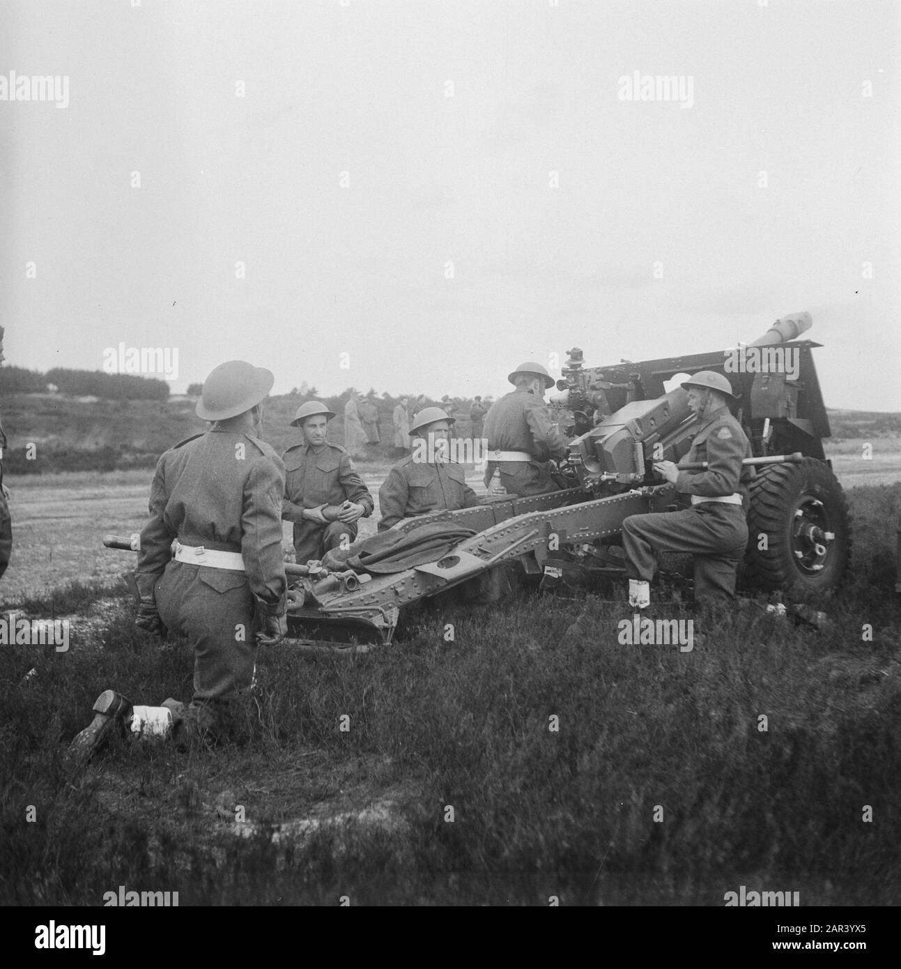 Ejercicios De Tiro Oldebroek Fecha: 12 De Abril De 1946 Ubicación: Oldebroek Foto de stock