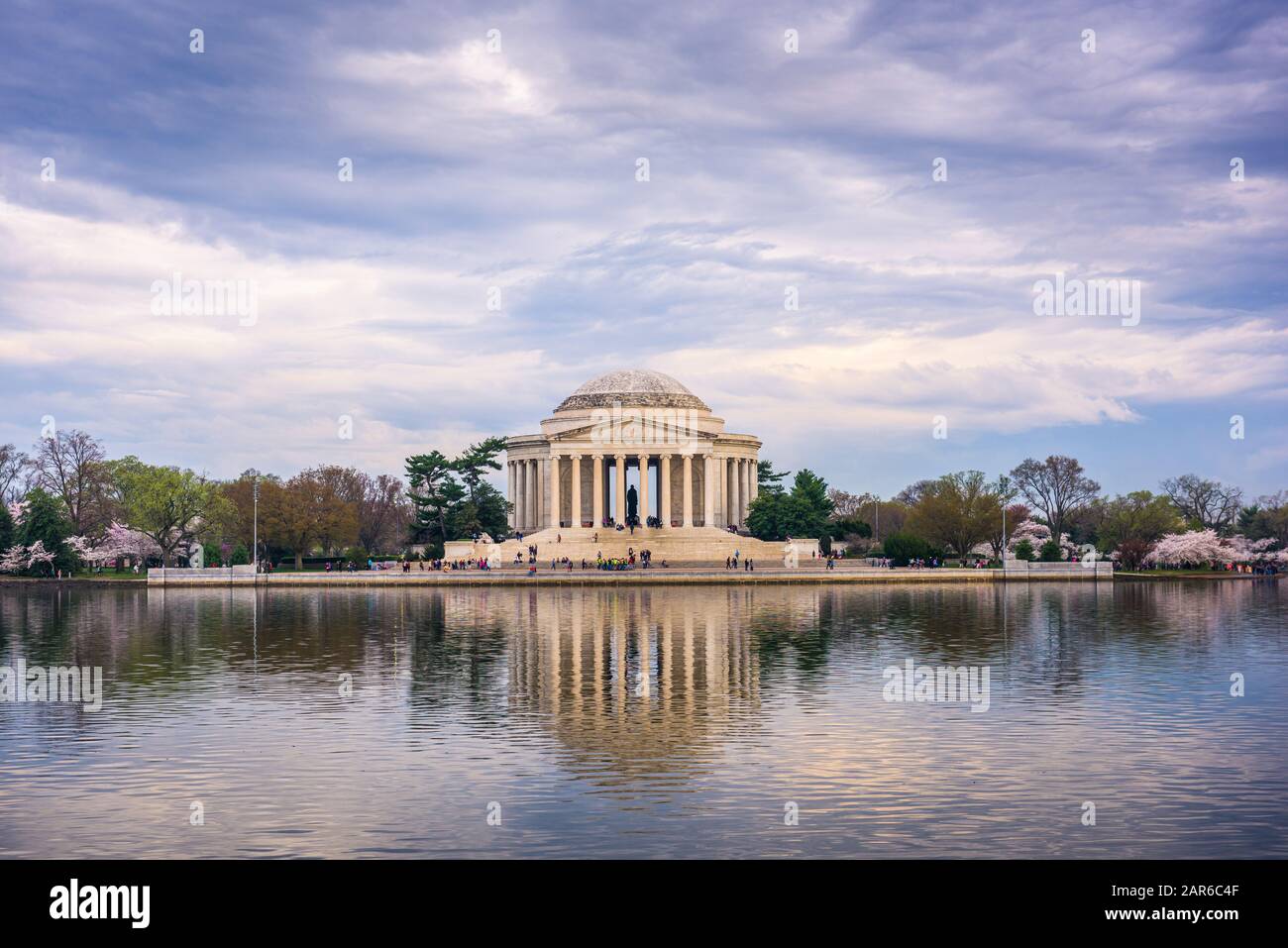 Washington, DC en la Cuenca Tidal con Jefferson Memorial. Foto de stock