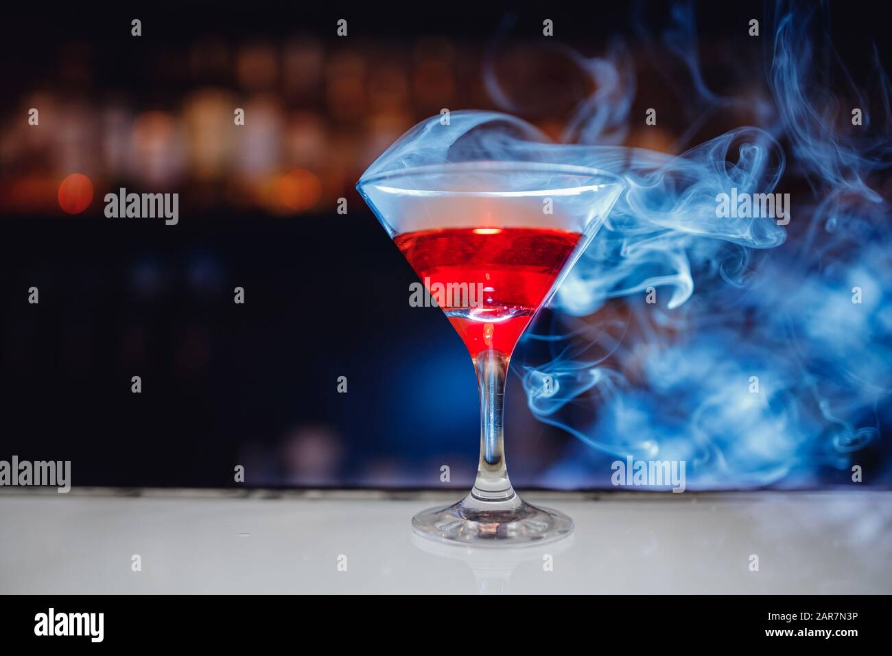 islandburner Prime XXL - Póster de Martini Drinks, efecto humo, hielo seco  en un mostrador de bar, color oscuro : : Hogar y cocina