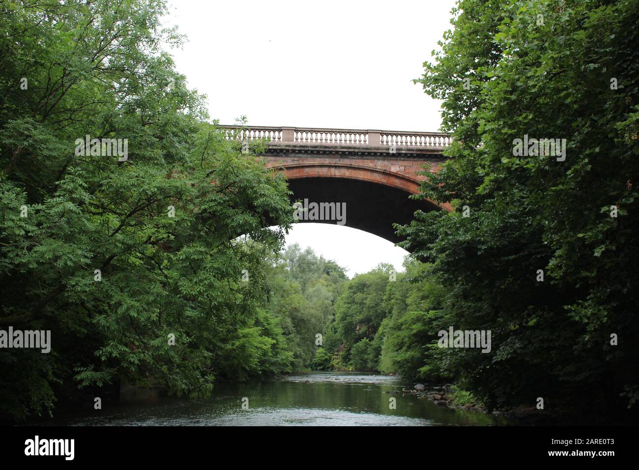 Puente sobre el río kelvin Foto de stock