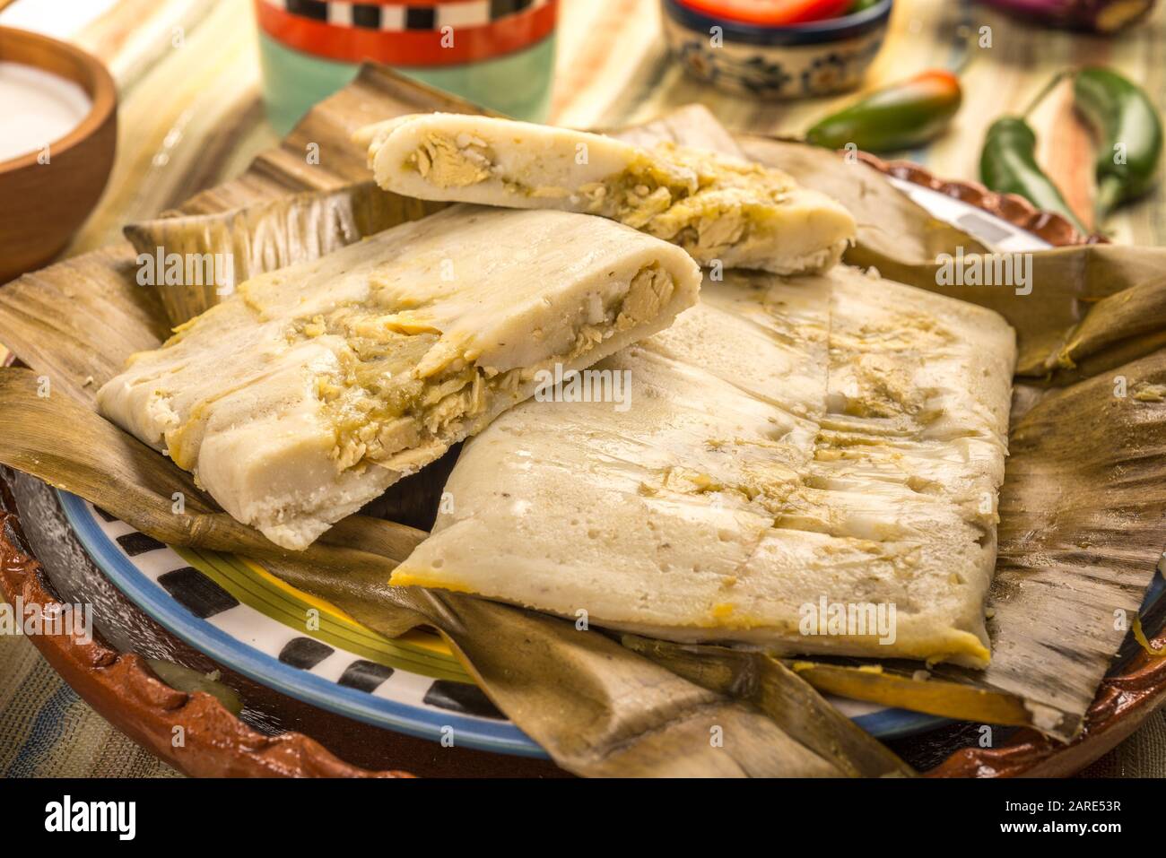 Tamales oaxaqueños, plato mexicano hecho con masa de maíz, pollo o cerdo y Chile, envuelto en