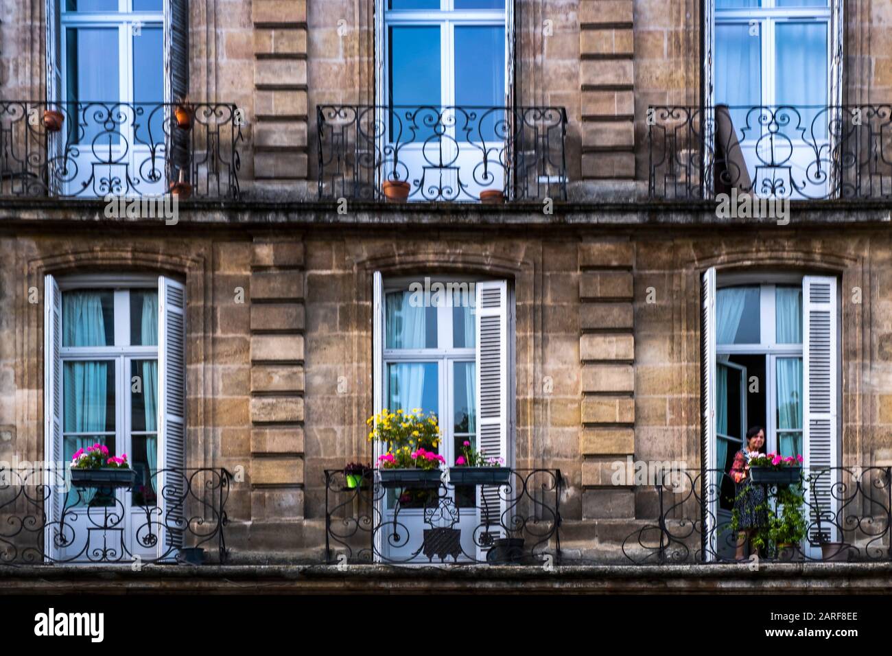 Francia, Nouvelle Aquitaine, Gironde, Burdeos: Siglo Xix. Edificio De Cours Victor Hugo. Foto de stock