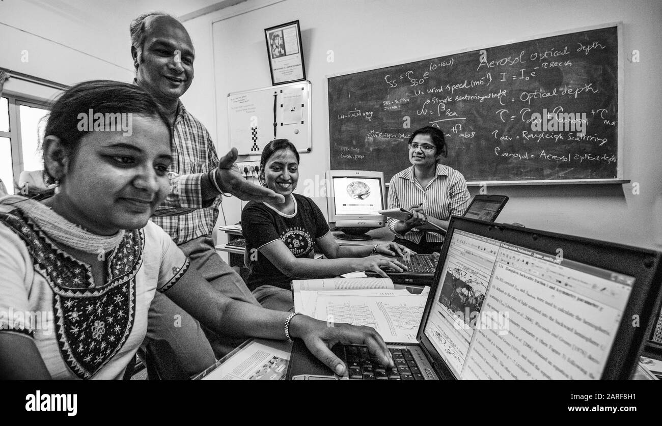 India, Gujarat, en la División de Ciencias del espacio y La Atmósfera del ''Laboratorio De Investigación Física'', en Ahmedabad. Foto de stock