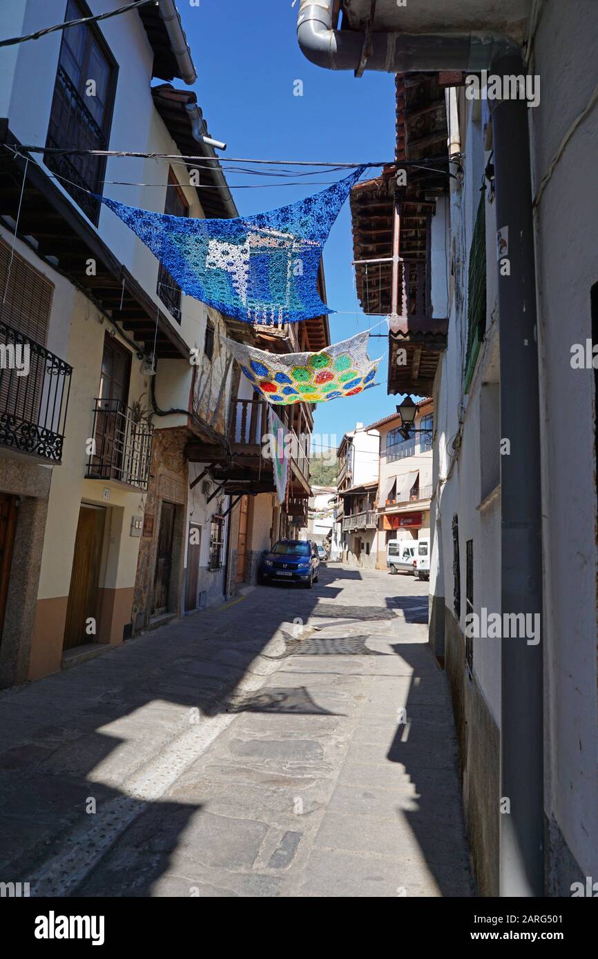 Sombrillas de ganchillo tradicionales. Valverde De La Vera, La Vera,  Cáceres, Extremadura, España, Europa Fotografía de stock - Alamy