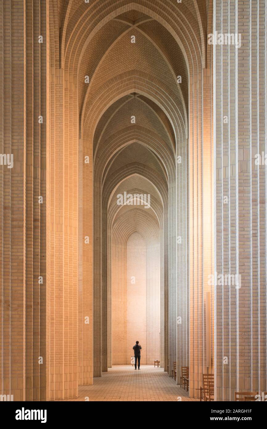 Interior De La Iglesia Grundvigs, Bispebjerg, Copenhague, Dinamarca, Escandinavia, Europa Foto de stock