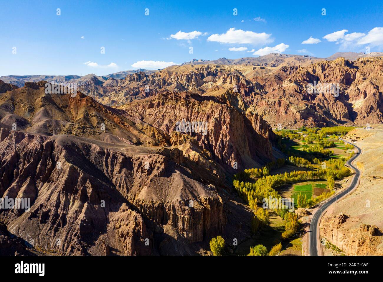 Montañas de afganistán fotografías e imágenes de alta resolución - Alamy