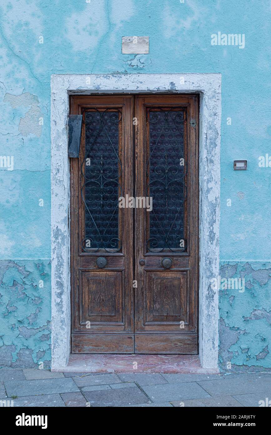 Las coloridas casas de Burano, Laguna de Venecia, Venecia Italia Foto de stock