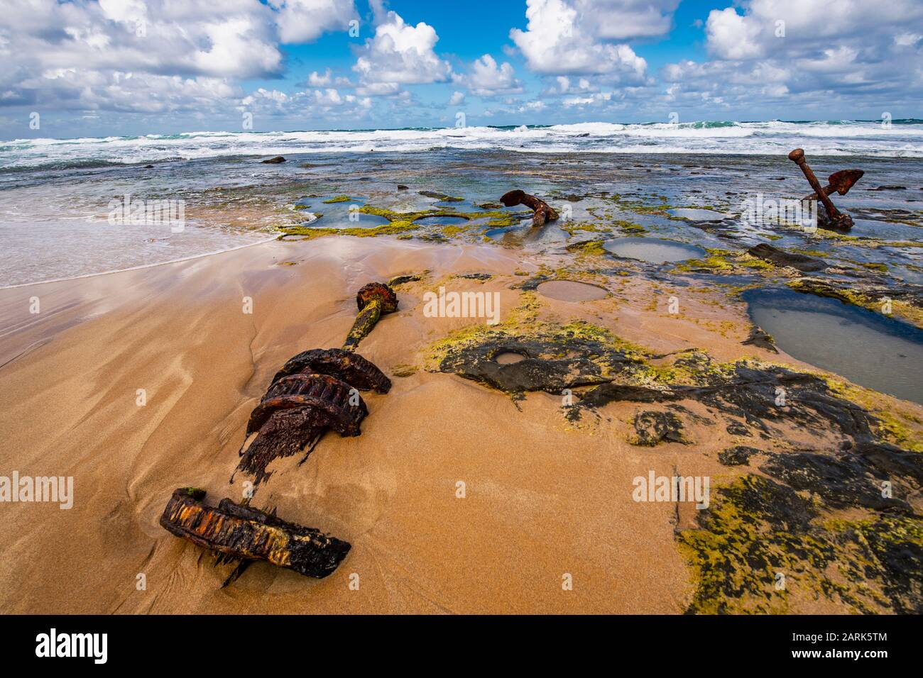 Escombros De Un Barco Varado Esparcidos En La Playa De Wreck En 