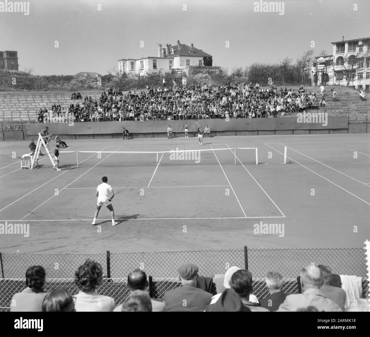 Haillet robert Imágenes de stock en blanco y negro - Alamy