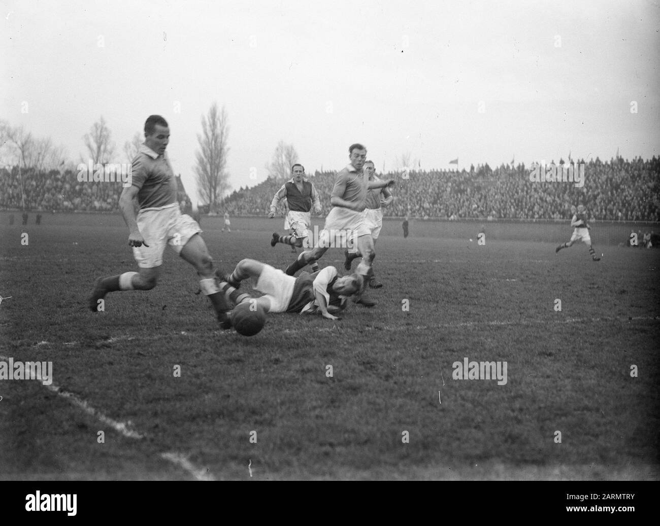 Momento del juego para HDVS-Goal Fecha: 4 de diciembre de 1947 palabras clave: Deporte, fútbol Foto de stock