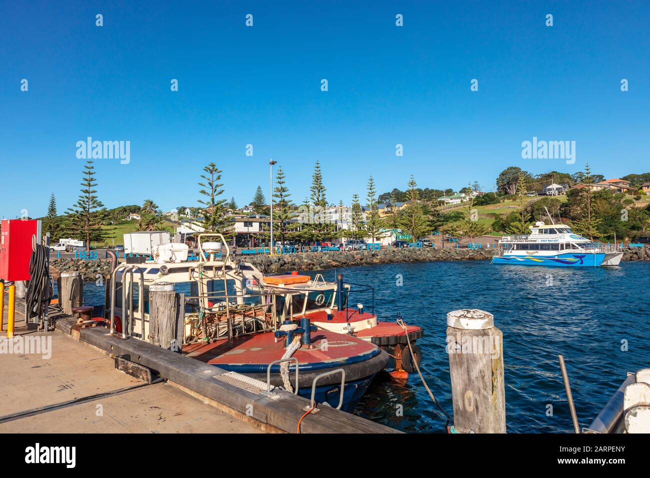 Muelle en el puerto de barcos de pesca en Eden, Nueva Gales del Sur, Australia. Foto de stock