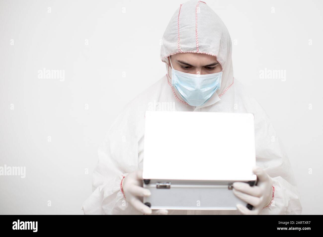 Ropa de hospital fotografías e imágenes de alta resolución - Alamy