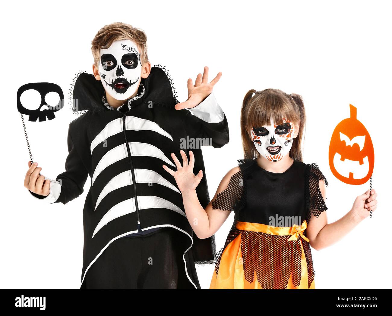 Niños vestidos de halloween fotografías e imágenes de alta resolución -  Página 6 - Alamy