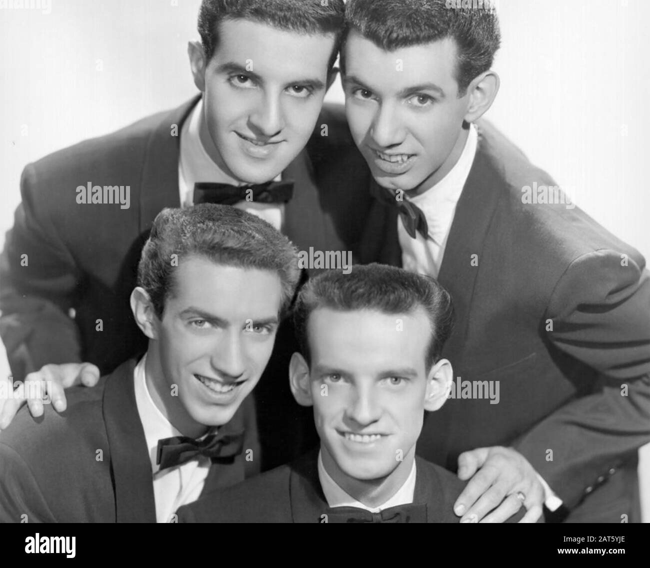 LA TRIPULACIÓN-CORTA Foto promocional del grupo vocal canadiense alrededor de 1957 Foto de stock