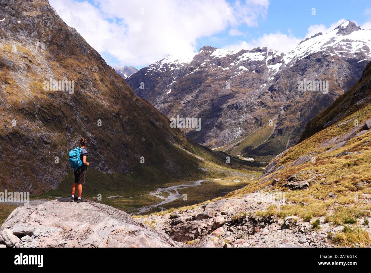 Camino a la silla Gertrude por el valle de Gertrude, Parque Nacional Fiordland, Nueva Zelanda Foto de stock