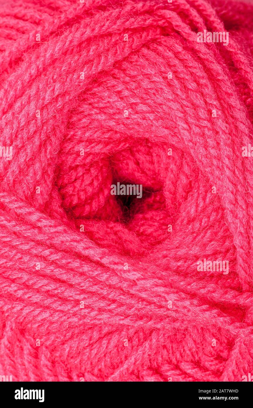 Primer plano de la bola de lana rosa Foto de stock