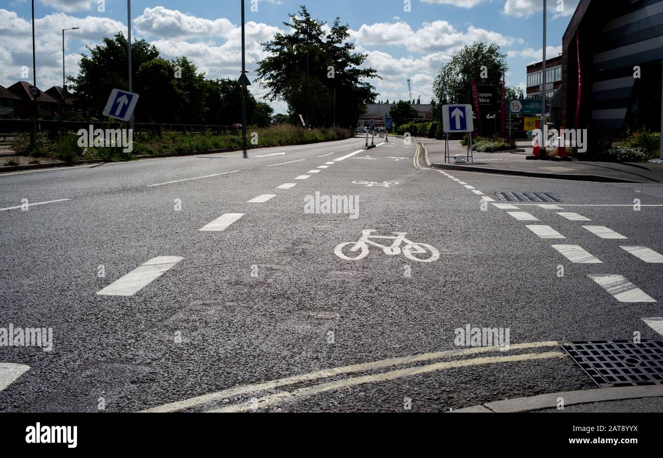 Rutas nacionales de redes de ciclismo que conectan el centro de la ciudad de Southampton con la zona de Totton. El esquema permite a los ciclistas y a los viajeros viajar con seguridad. Foto de stock