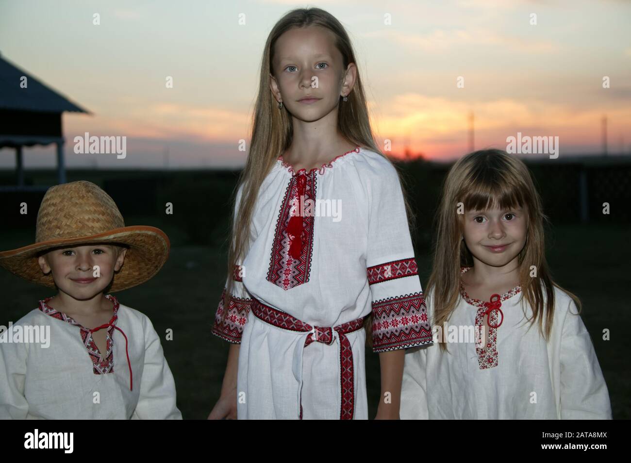 Литовцы славяне. Belarusian people. A boy and a girl wearing the National clothes of Belarus.