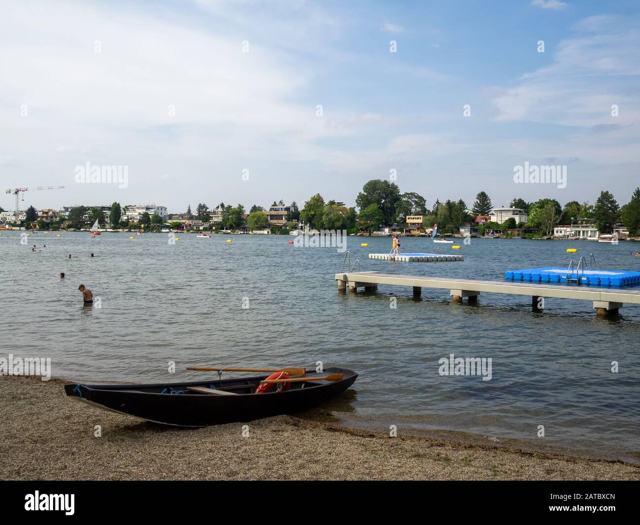 Playa del río Alte Donau, Viena Foto de stock
