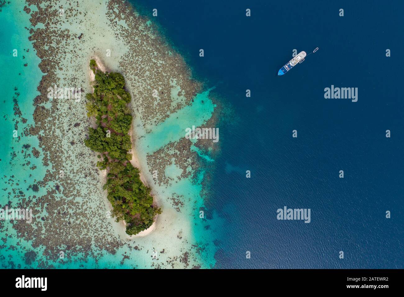 Vista Aérea Desde La Isla Ghavutu, Islas Florida, Islas Salomón, Océano Pacífico  Sur Fotografía de stock - Alamy