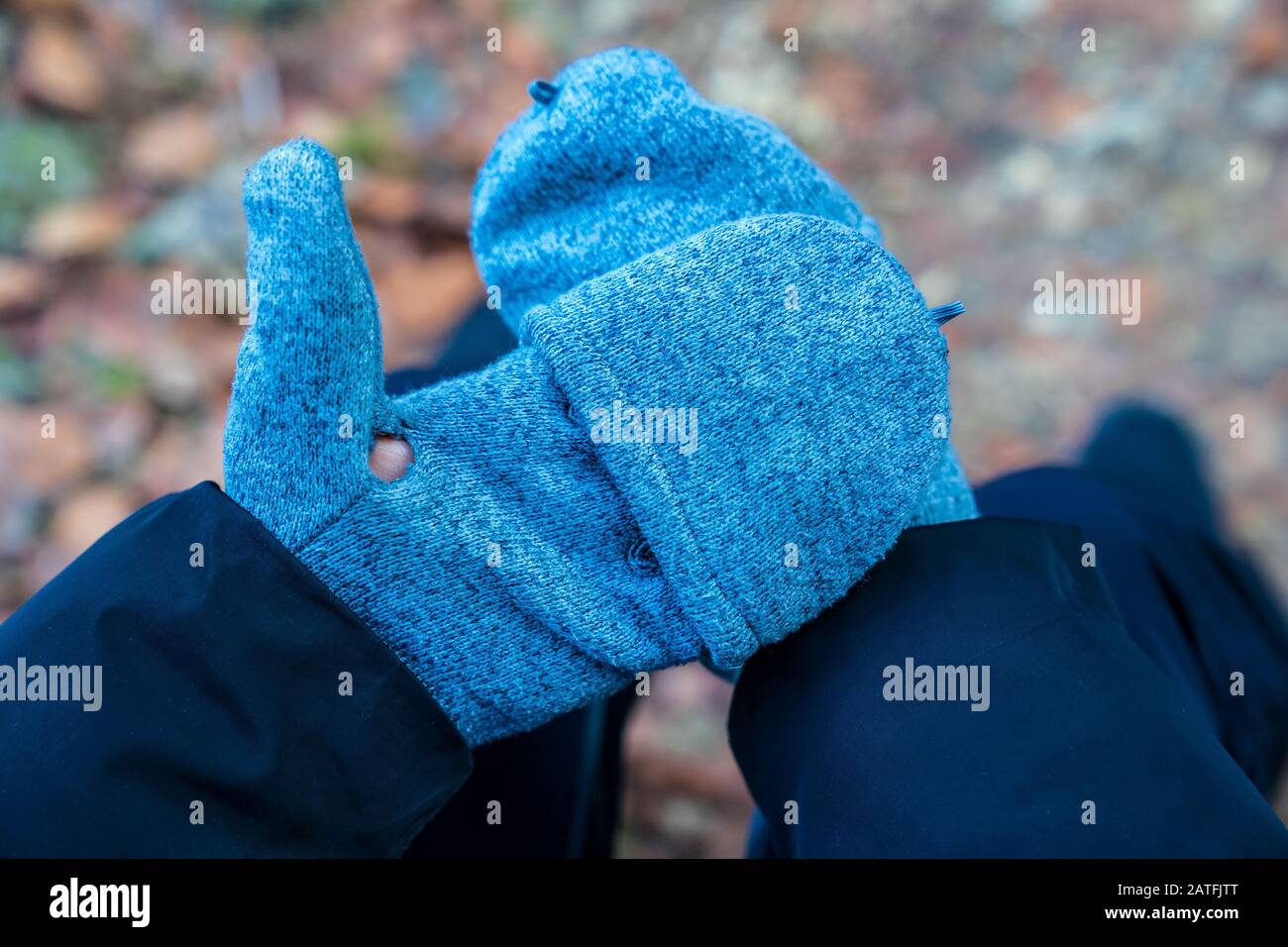 1 par de guantes negros sin dedos de medio dedo para mujeres y hombres,  guantes de algodón de punto de lana, guantes de invierno cálidos de
