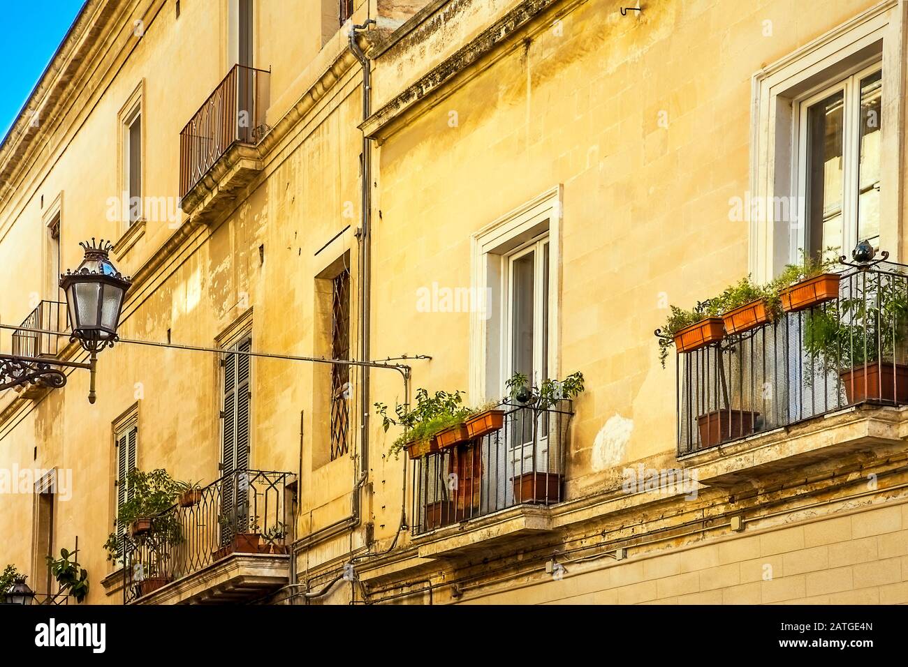 Lecce Apulia Italia 14 Octubre 2019 Vista de casas y callejones en el casco antiguo Foto de stock