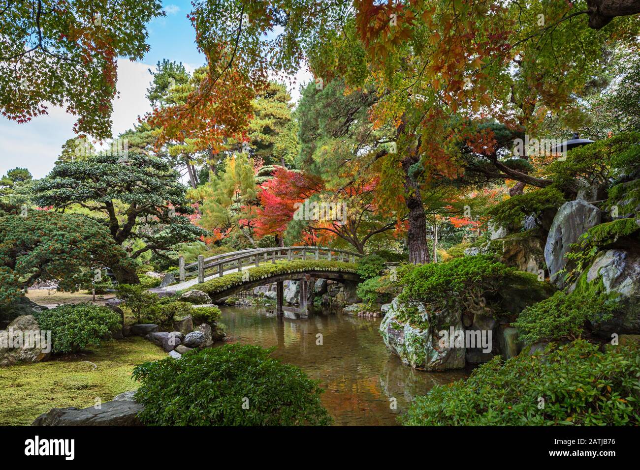 Precioso gaden en el Palacio Imperial de Kioto, Japón. Foto de stock